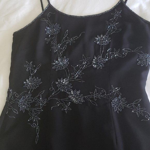 Black beaded formal dress - Picture 4 of 12